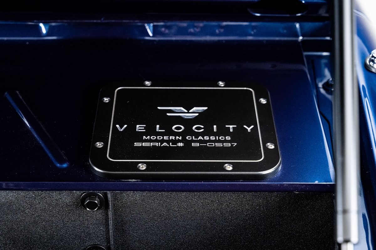 Ford-Bronco-1976-SUV-28