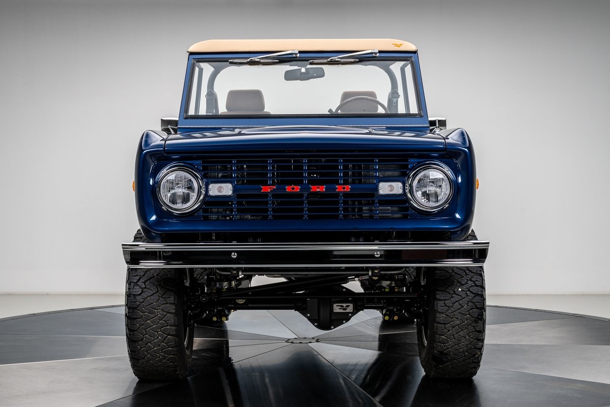 Ford-Bronco-1976-SUV-3