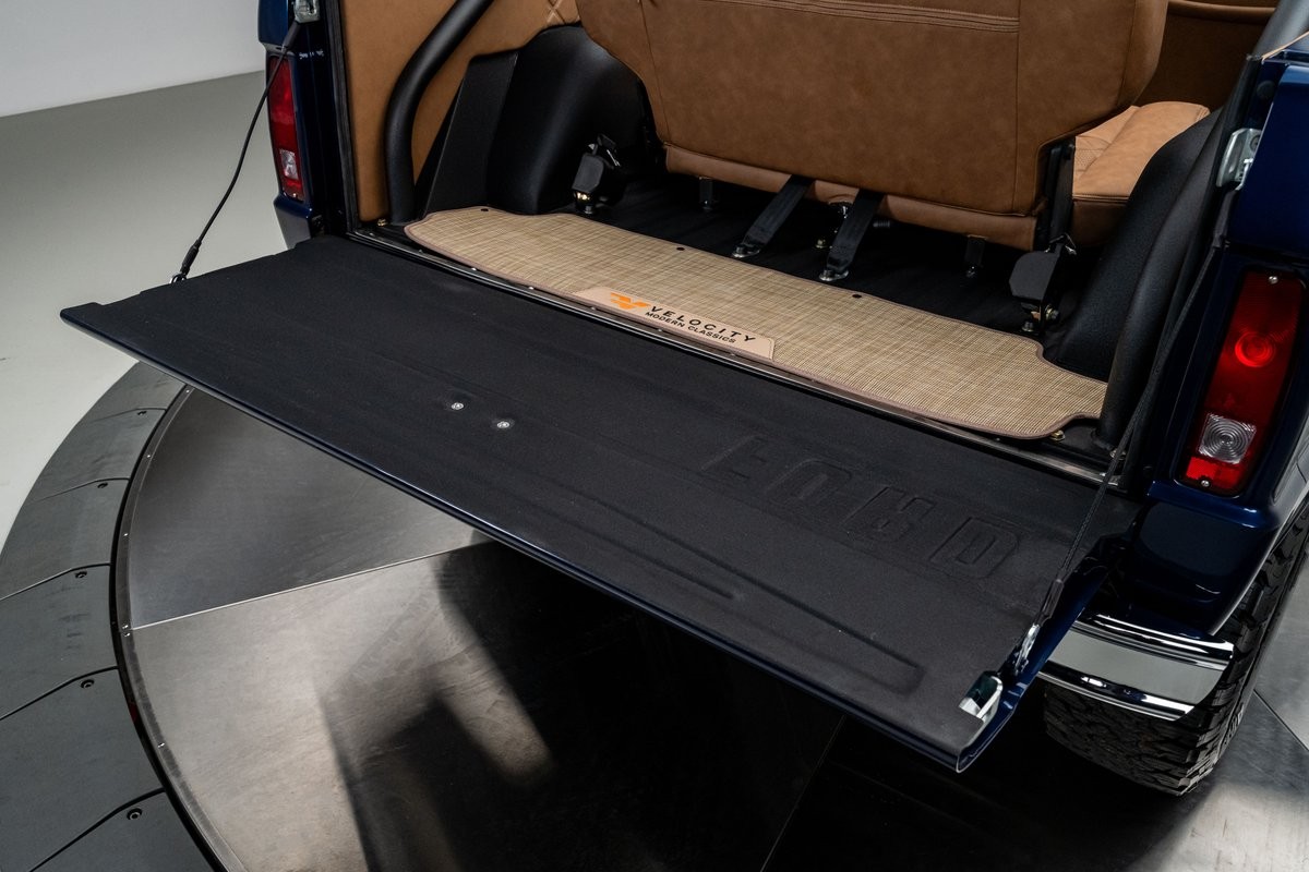 Ford-Bronco-1976-SUV-31