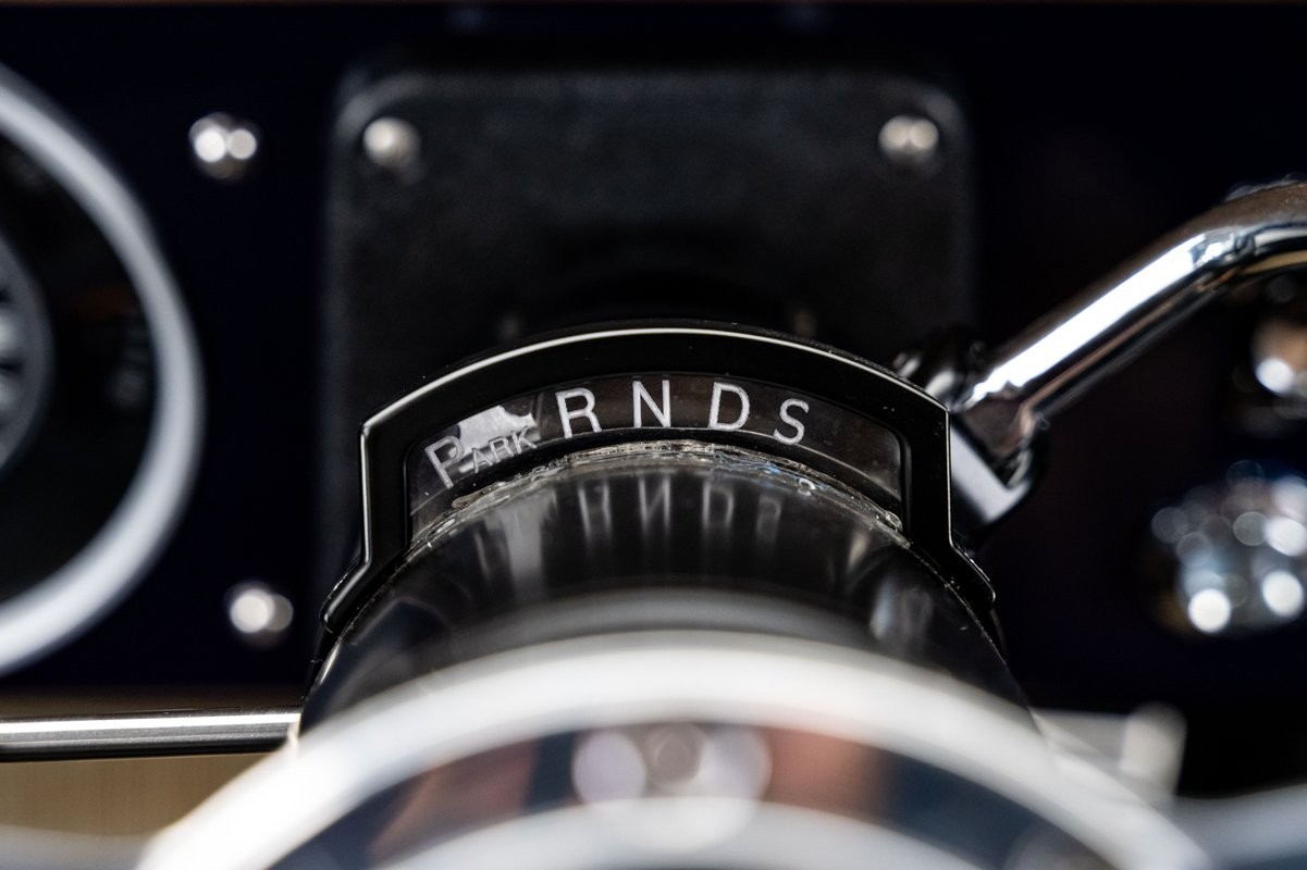 Ford-Bronco-1976-SUV-38