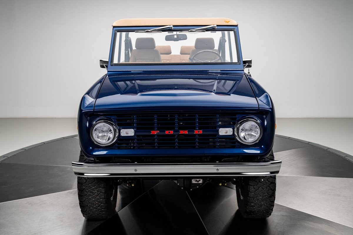 Ford-Bronco-1976-SUV-4