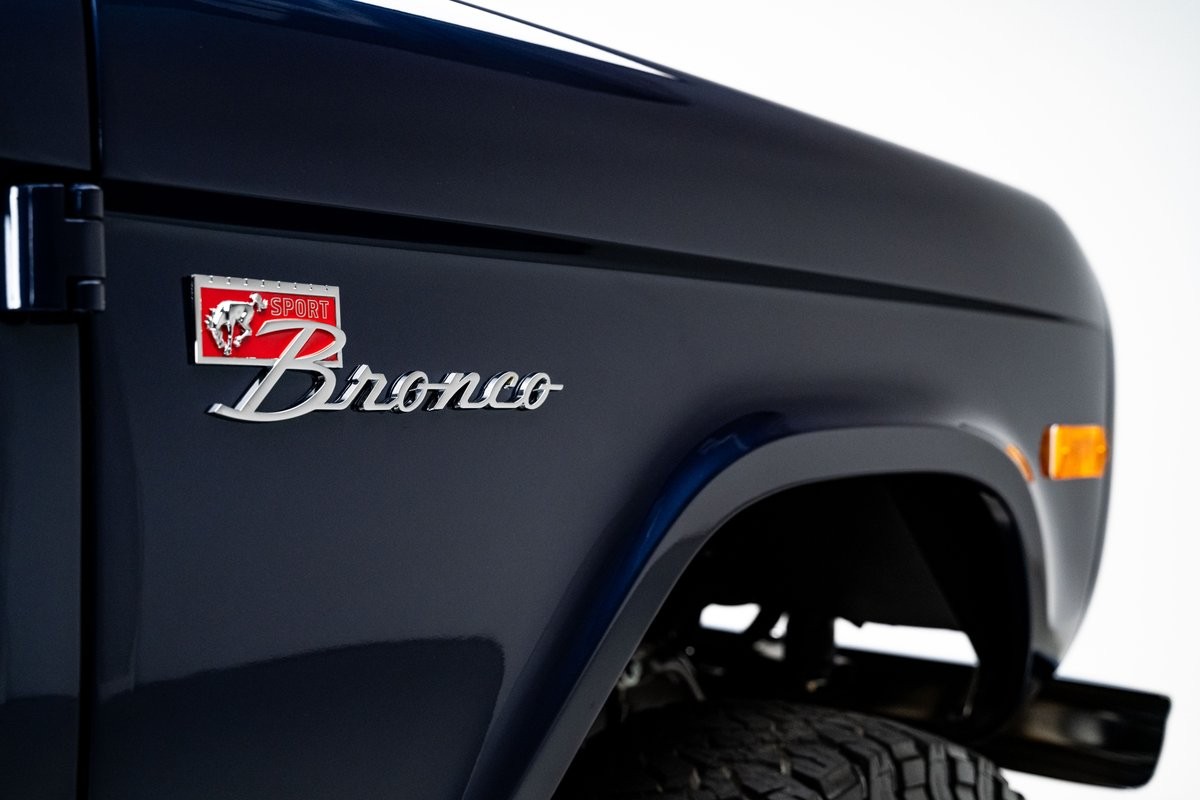 Ford-Bronco-1976-SUV-6