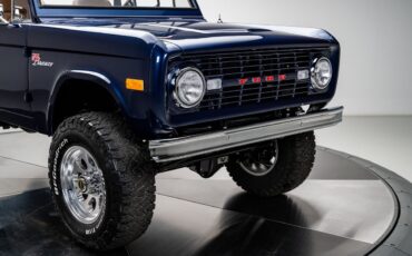 Ford-Bronco-1976-SUV-7