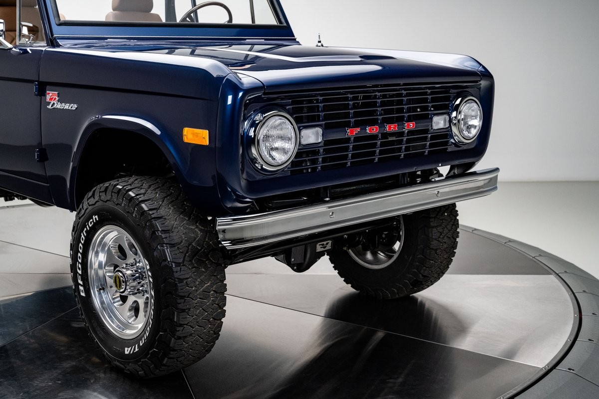 Ford-Bronco-1976-SUV-7