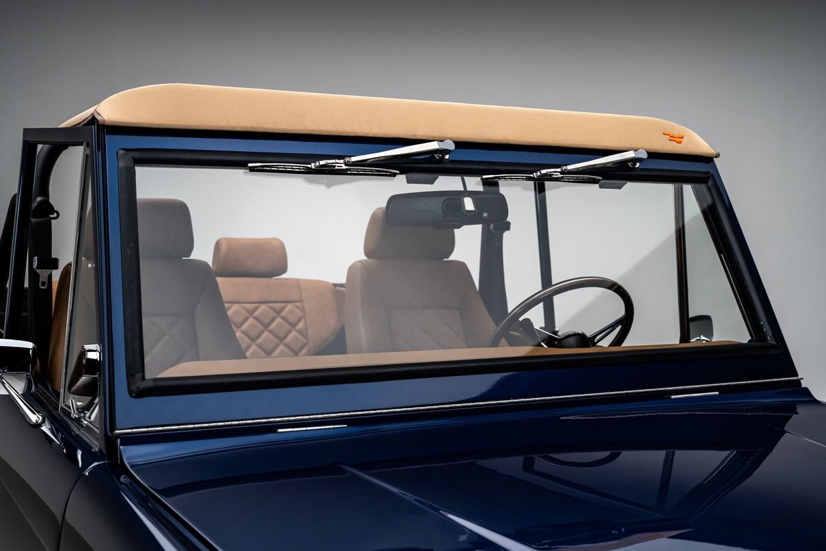 Ford-Bronco-1976-SUV-8