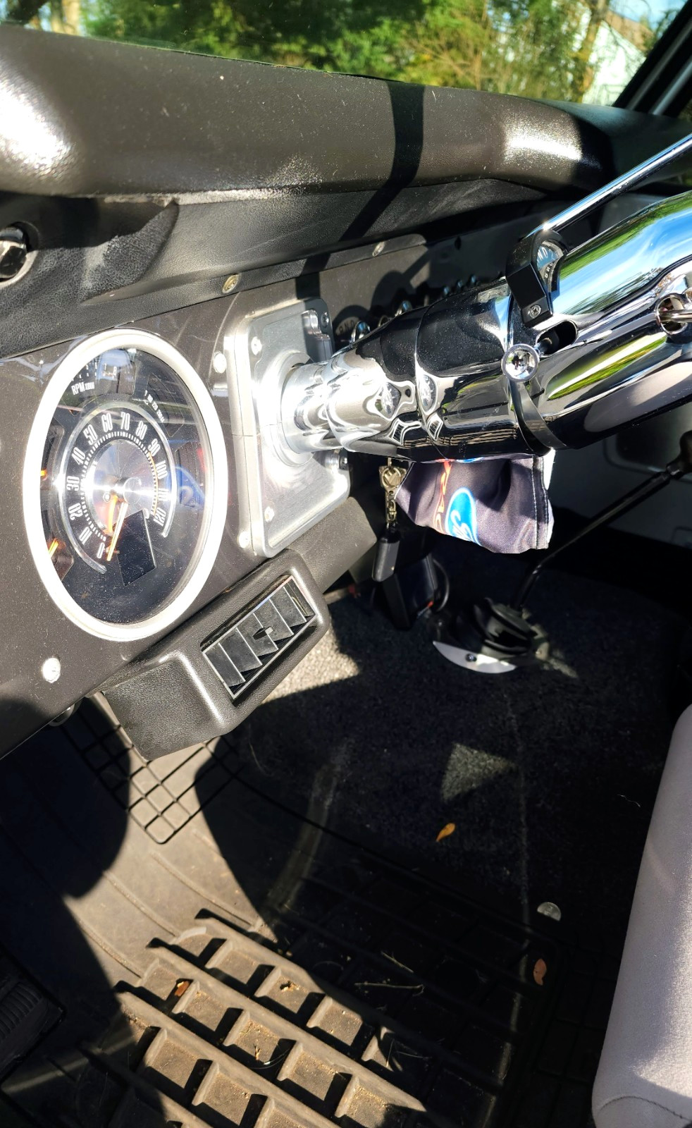 Ford-Bronco-1977-SUV-11