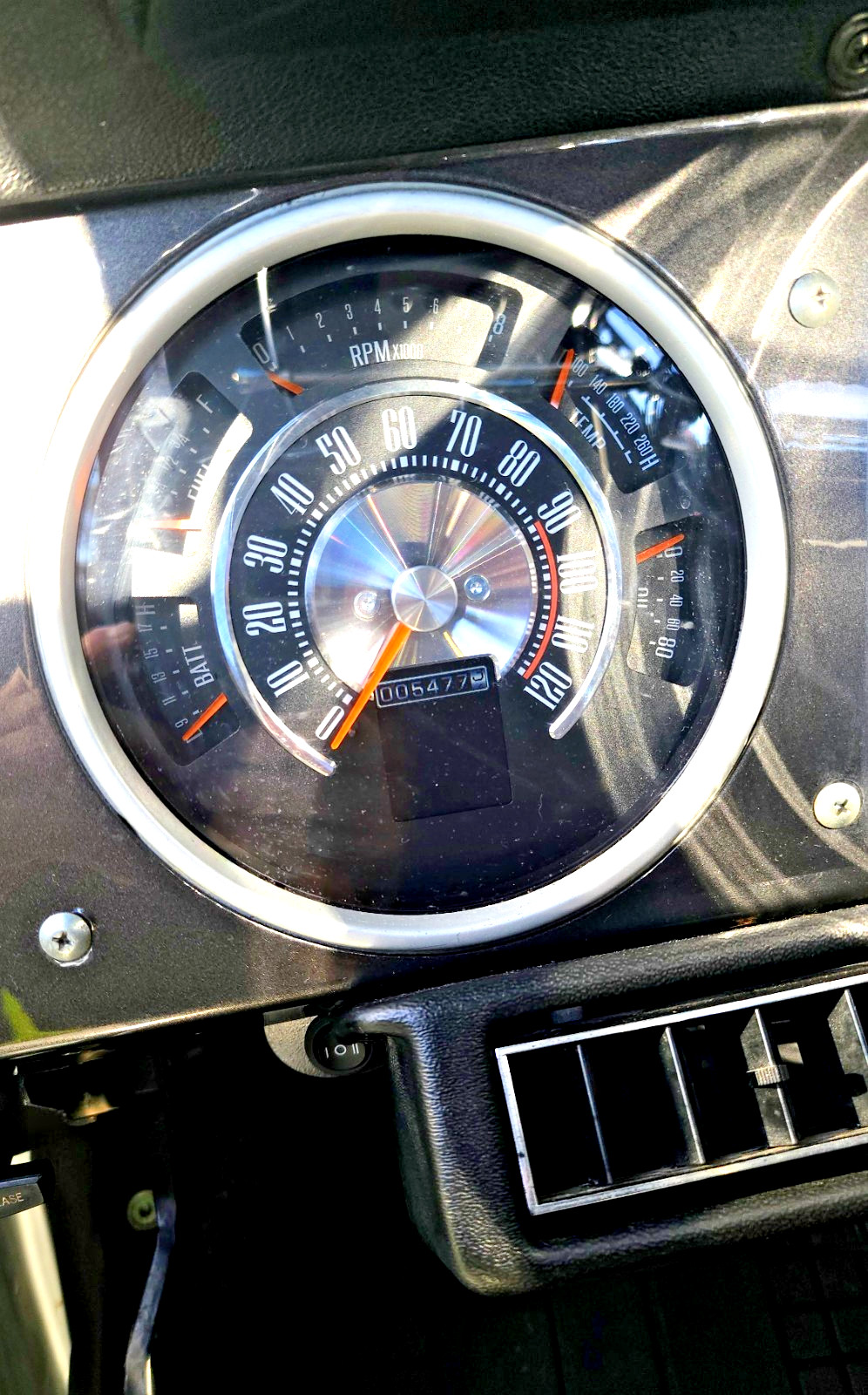 Ford-Bronco-1977-SUV-12