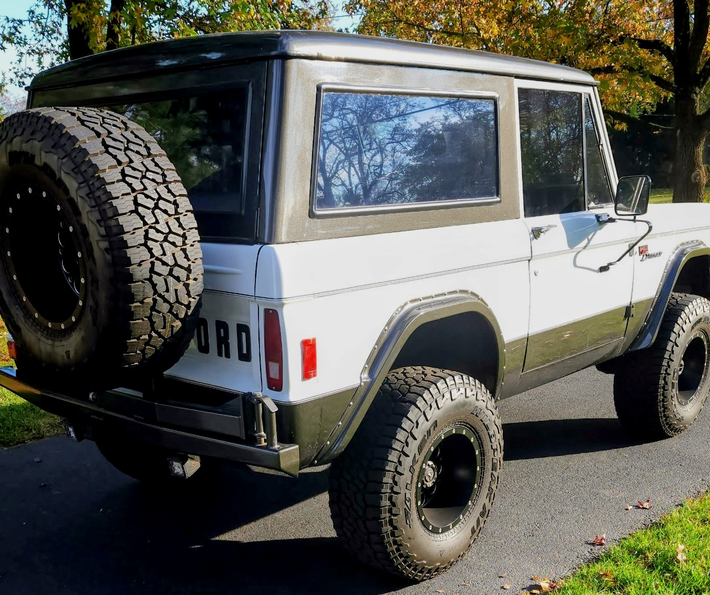Ford-Bronco-1977-SUV-16