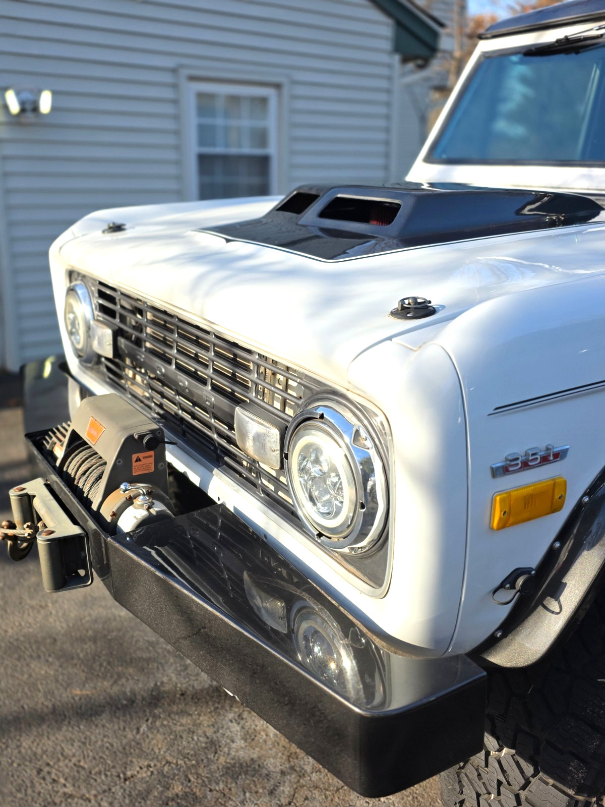Ford-Bronco-1977-SUV-2