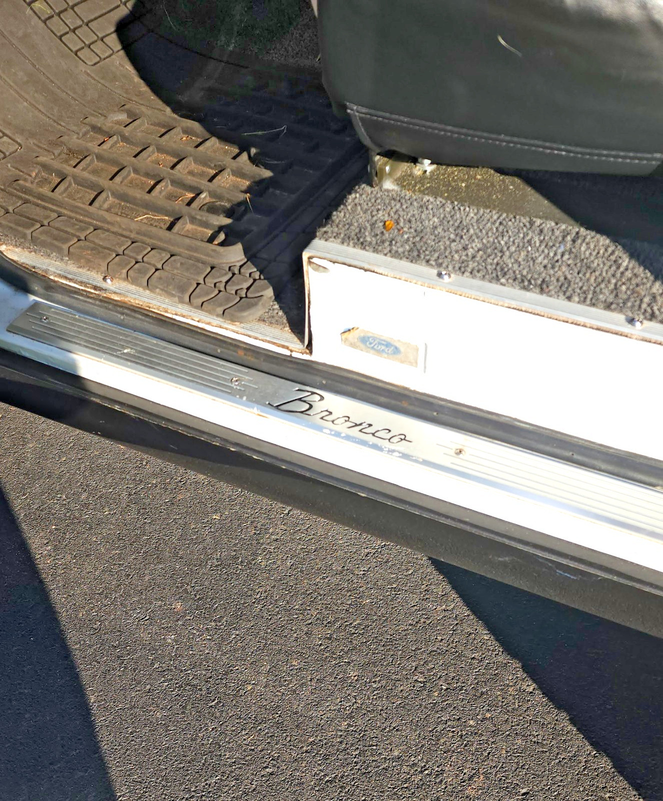 Ford-Bronco-1977-SUV-22