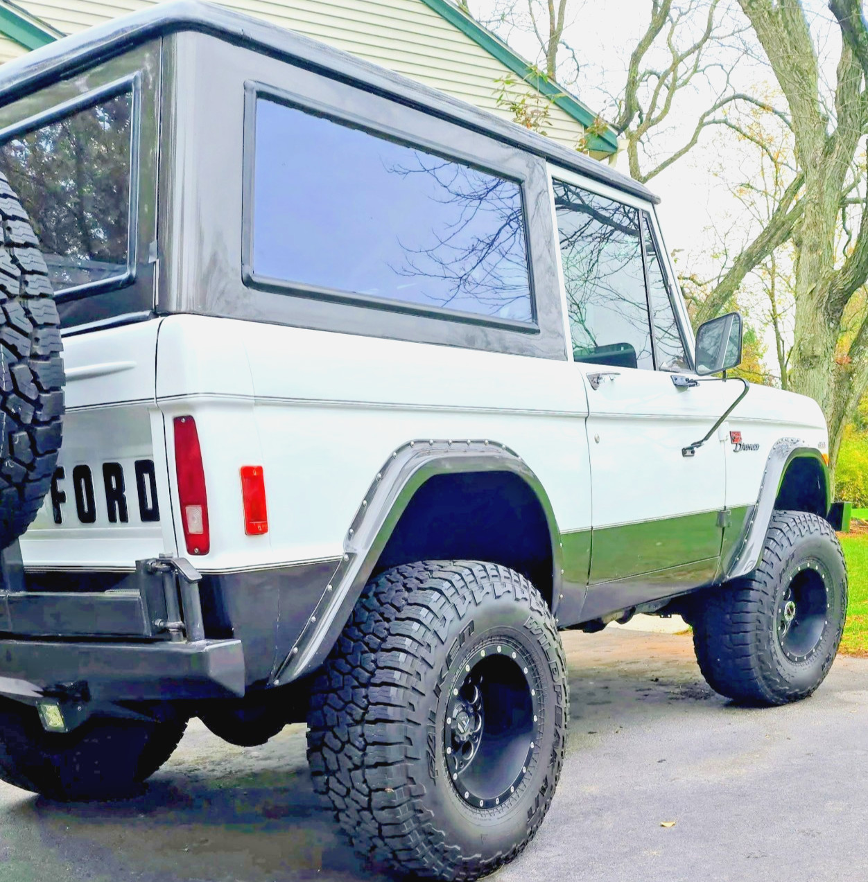 Ford-Bronco-1977-SUV-24