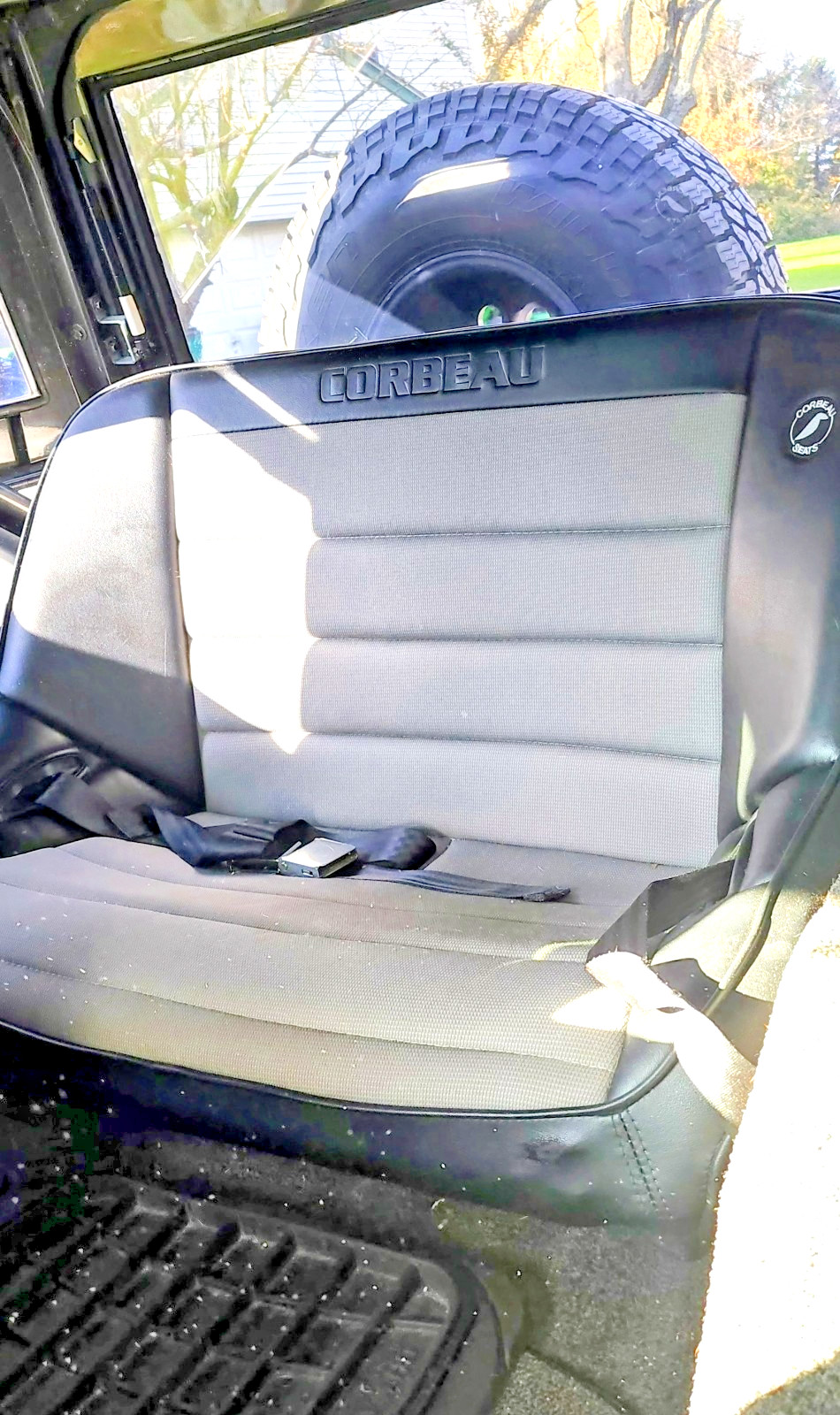 Ford-Bronco-1977-SUV-29