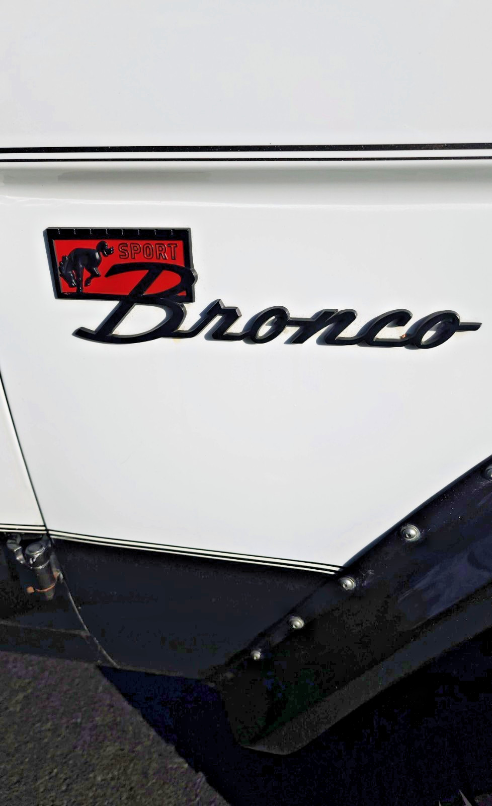 Ford-Bronco-1977-SUV-31