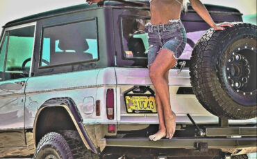 Ford-Bronco-1977-SUV-32