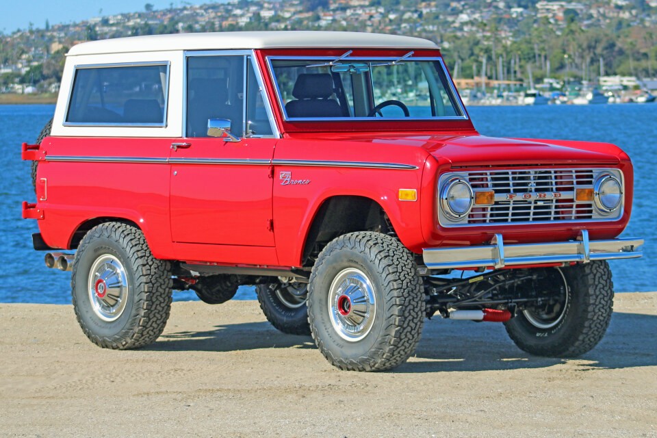 Ford-Bronco-1977-Wagon-1