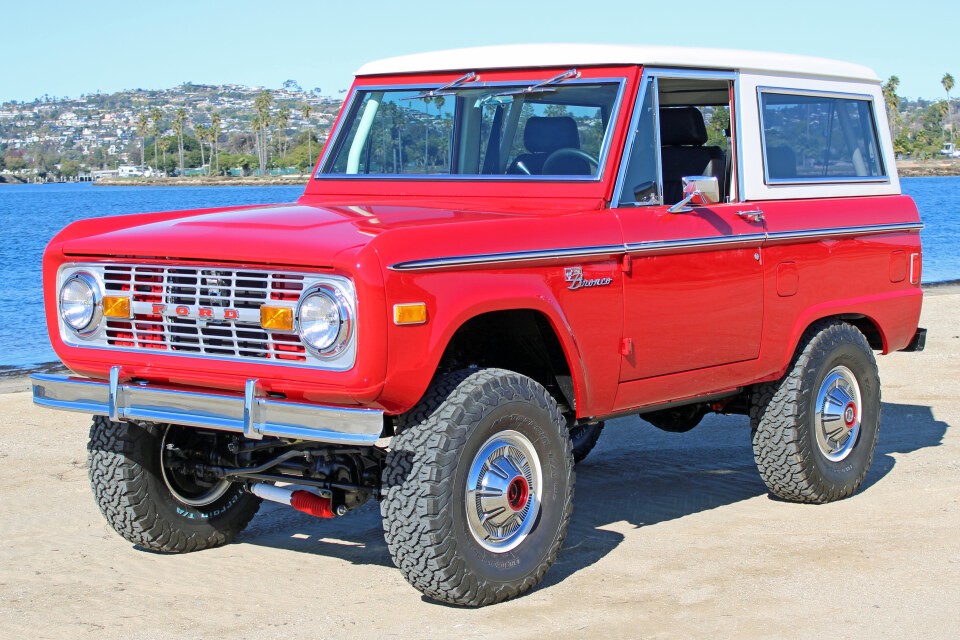 Ford-Bronco-1977-Wagon-17