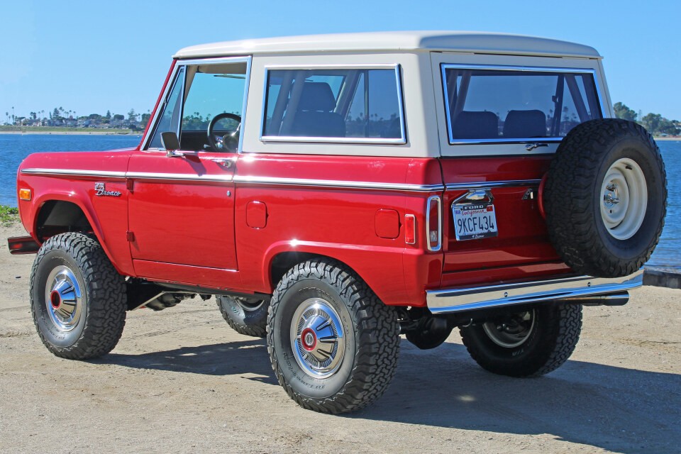 Ford-Bronco-1977-Wagon-18