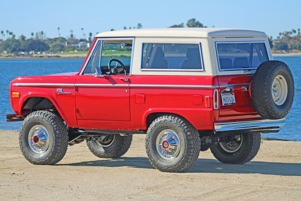Ford-Bronco-1977-Wagon-21