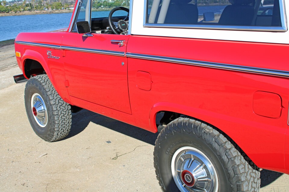 Ford-Bronco-1977-Wagon-30