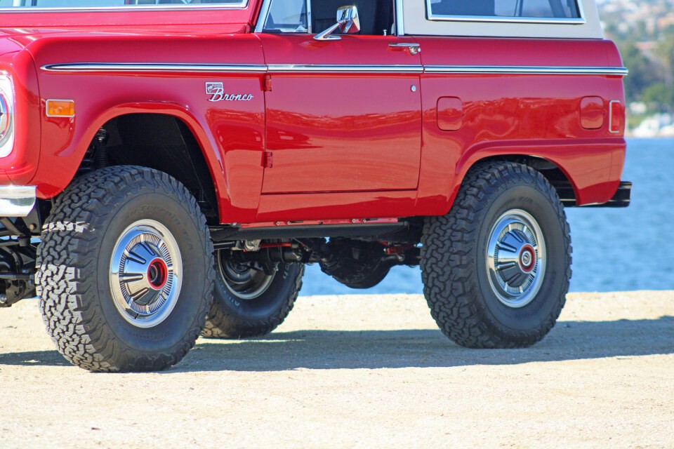Ford-Bronco-1977-Wagon-34
