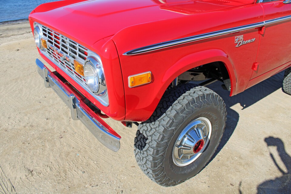 Ford-Bronco-1977-Wagon-36