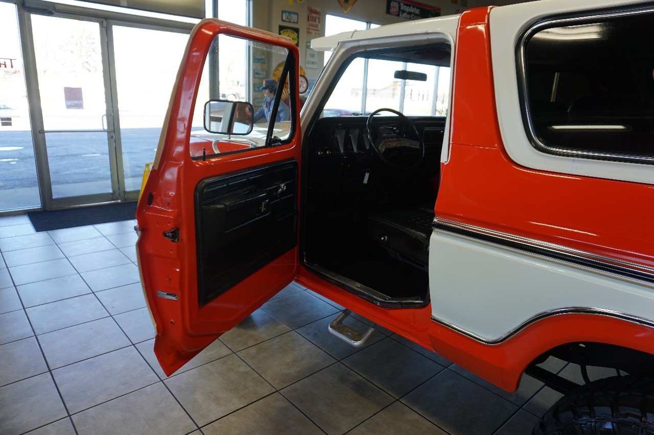 Ford-Bronco-1979-Classic-Car-19