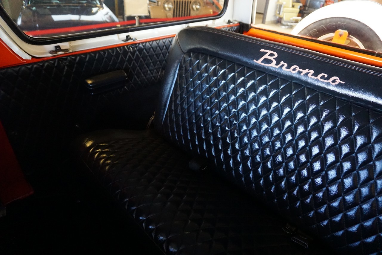 Ford-Bronco-1979-Classic-Car-21