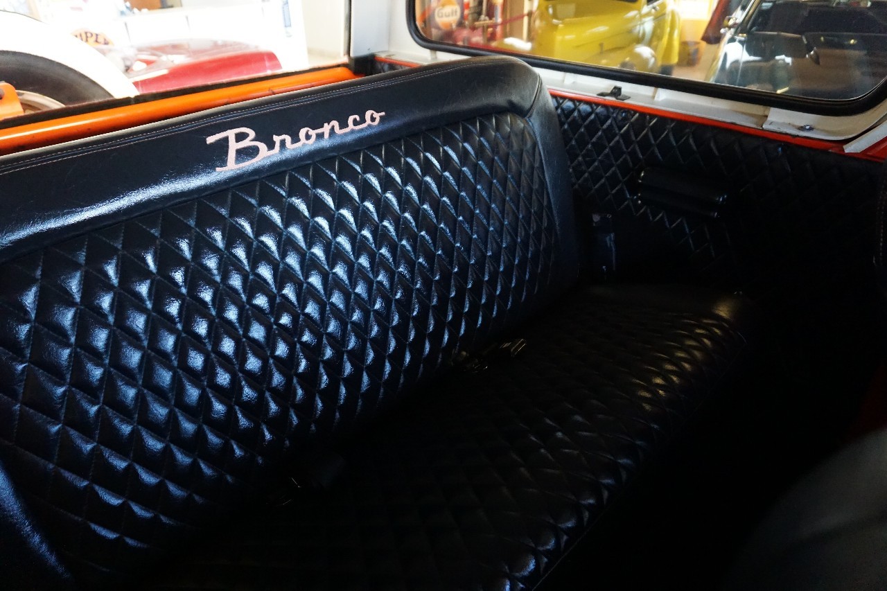 Ford-Bronco-1979-Classic-Car-25