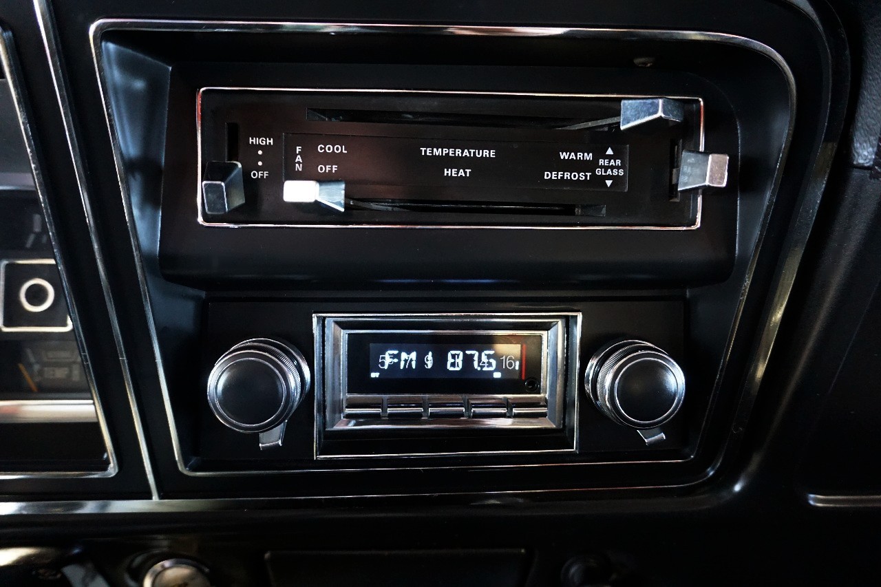 Ford-Bronco-1979-Classic-Car-28