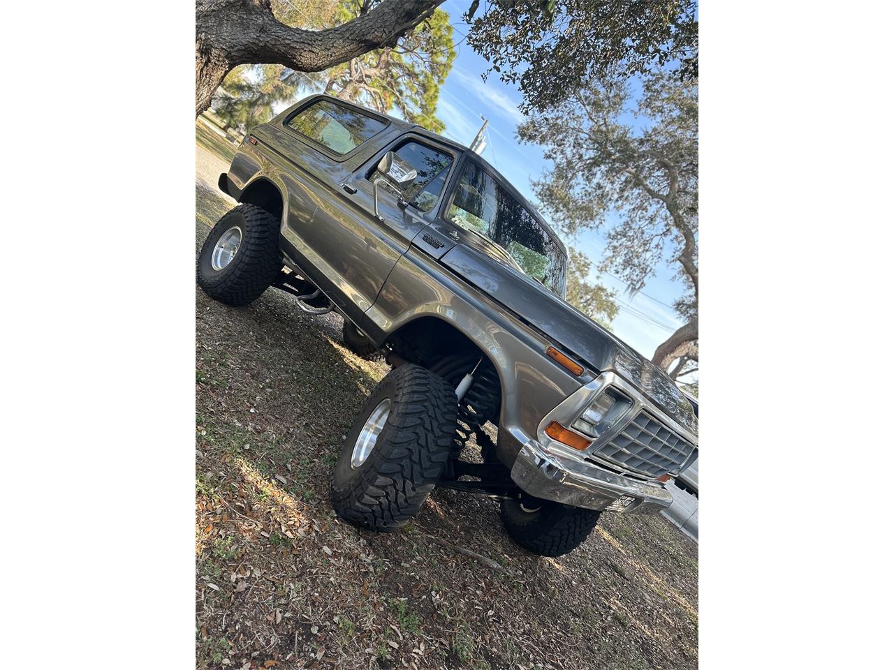 Ford-Bronco-1979-Grey-Black-1