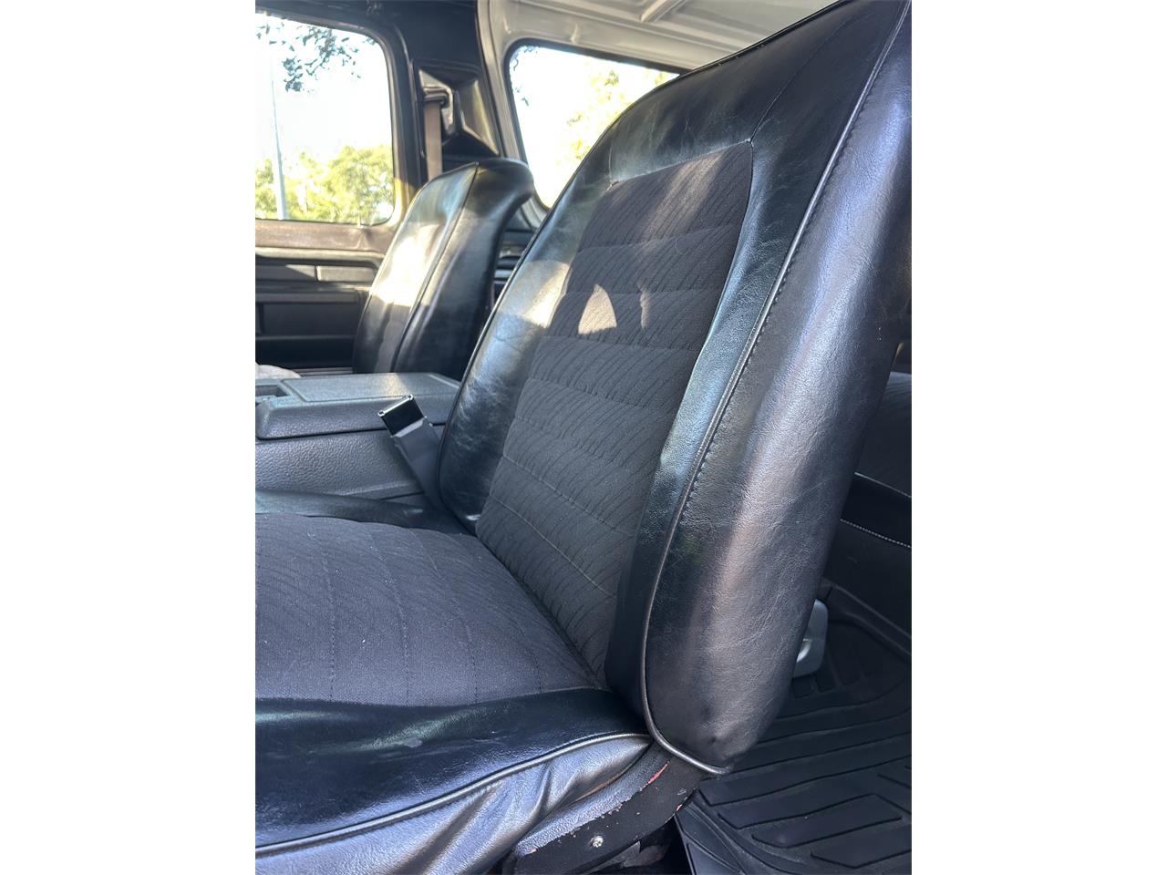 Ford-Bronco-1979-Grey-Black-15