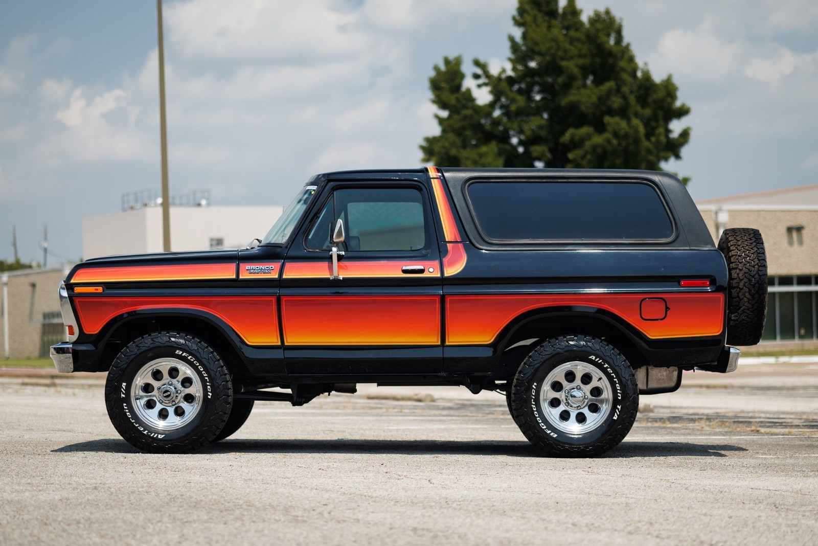 Ford-Bronco-1979-SUV-19