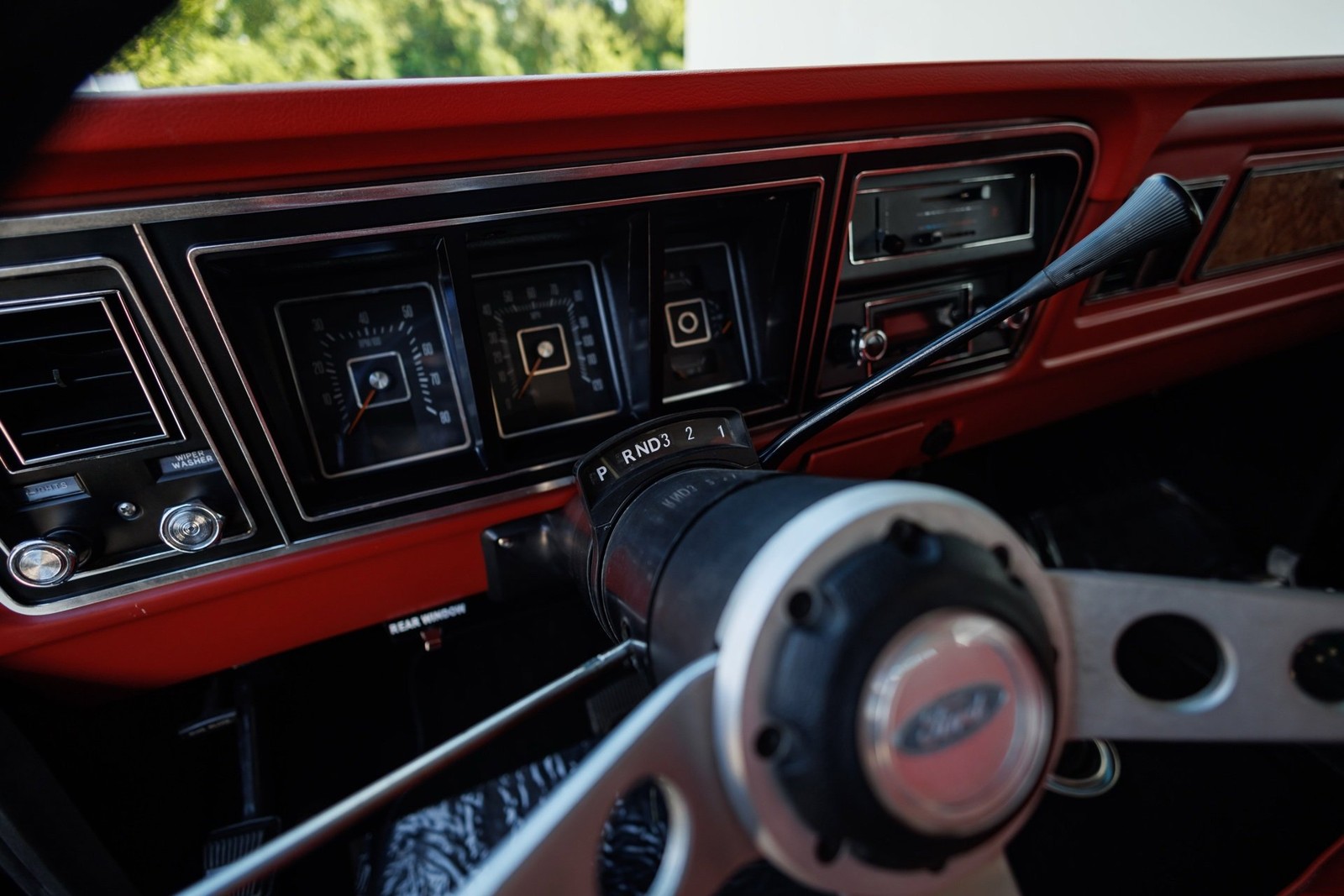 Ford-Bronco-1979-SUV-35