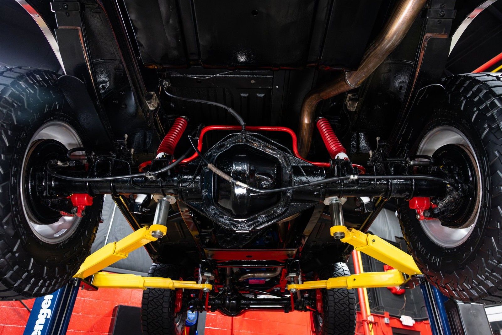 Ford-Bronco-1979-SUV-4