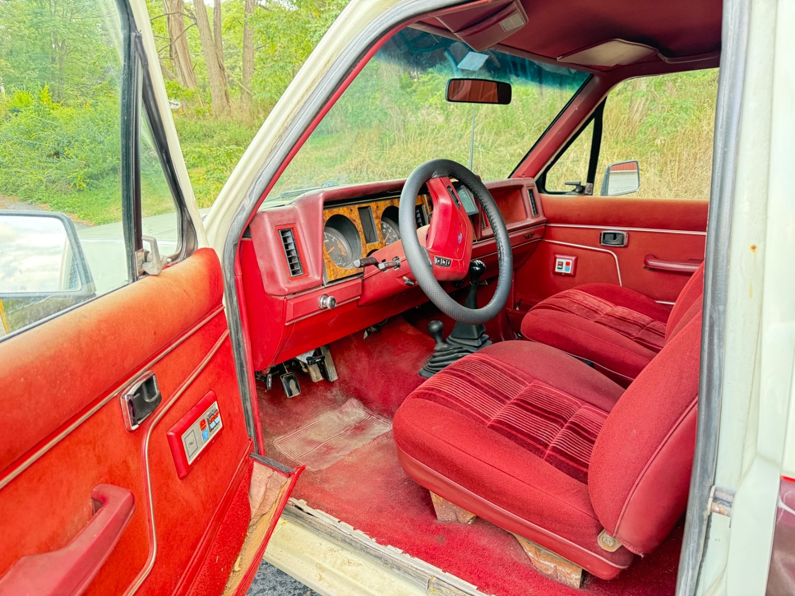 Ford-Bronco-1988-SUV-10