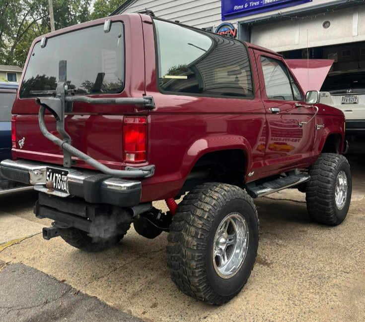 Ford-Bronco-1988-SUV-12