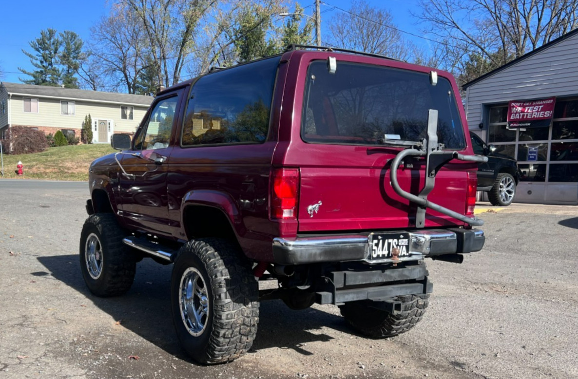 Ford-Bronco-1988-SUV-3