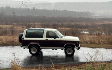 Ford-Bronco-1988-SUV
