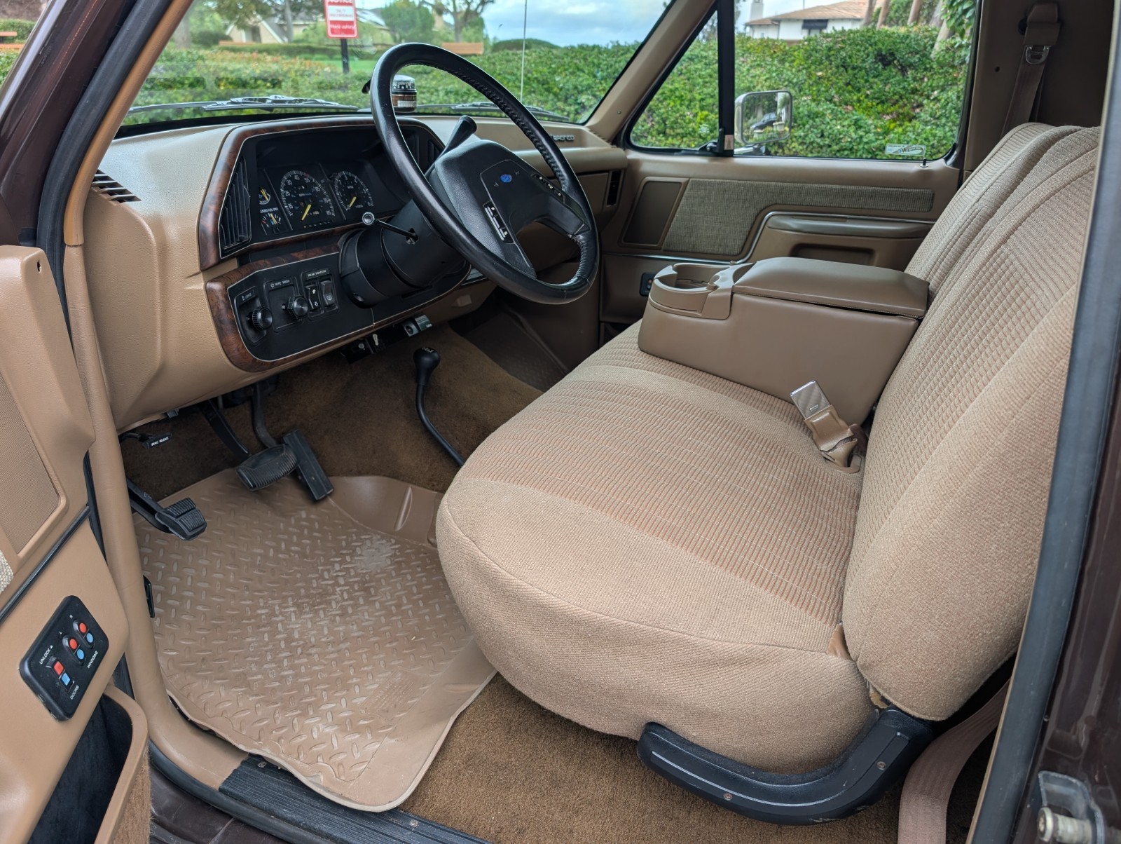 Ford-Bronco-1989-SUV-10