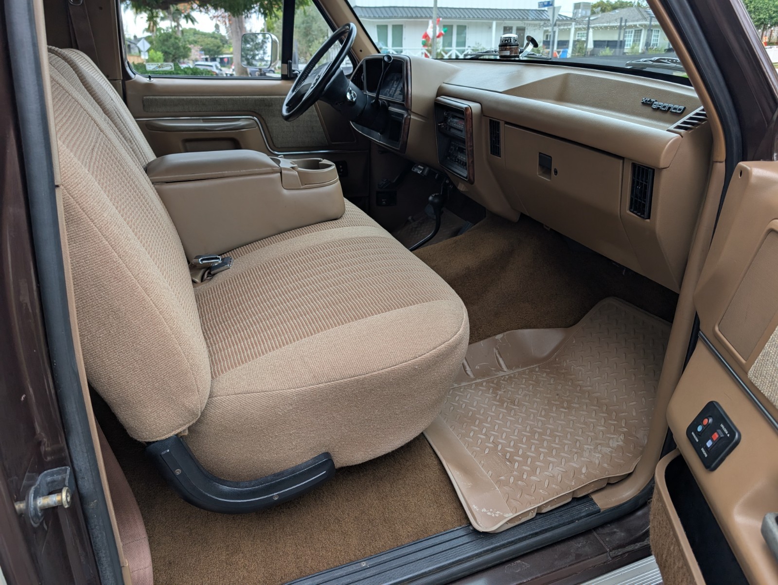 Ford-Bronco-1989-SUV-11