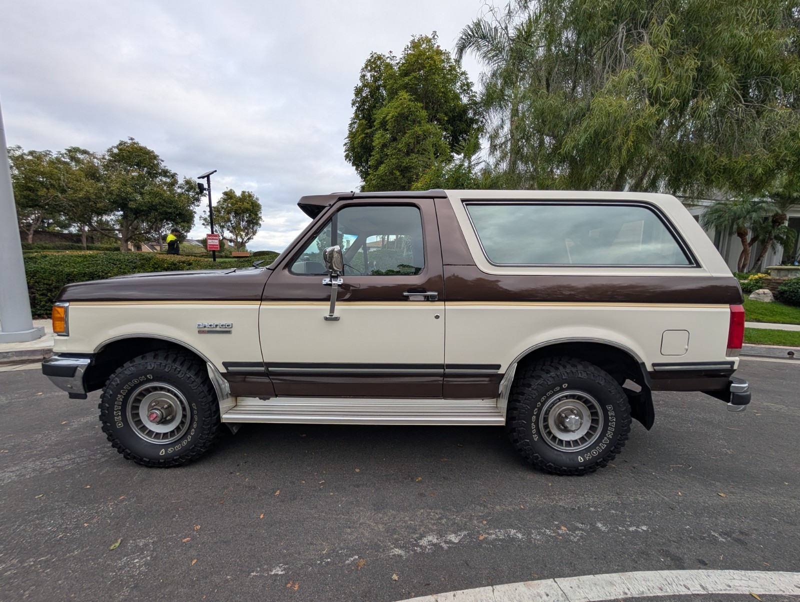 Ford-Bronco-1989-SUV-3