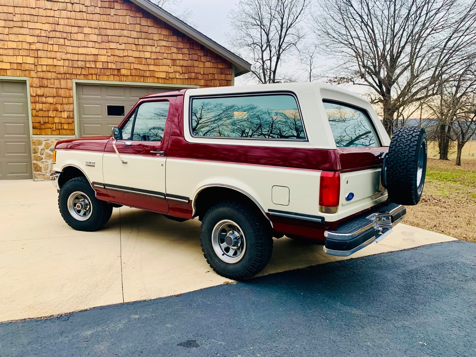 Ford-Bronco-1989-SUV-3