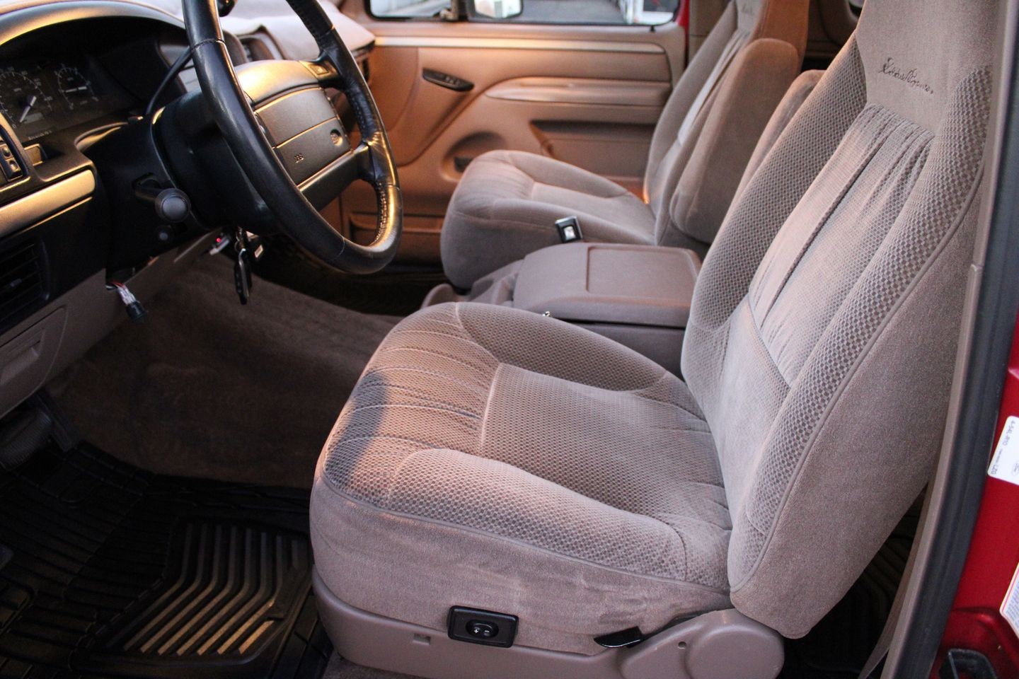 Ford-Bronco-1994-SUV-20