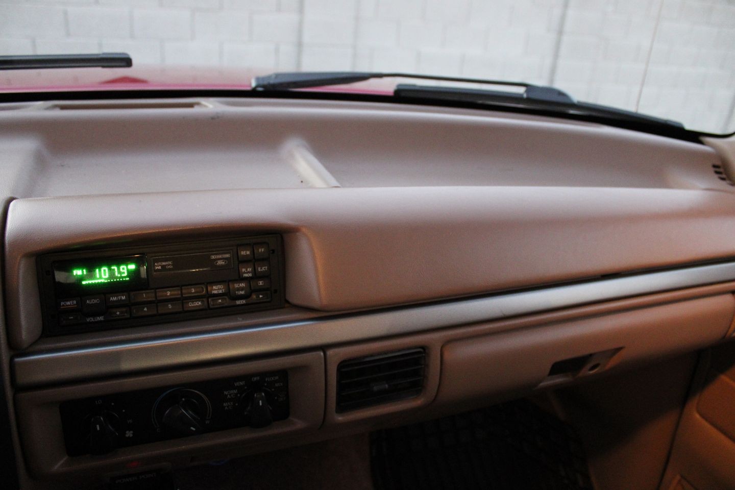 Ford-Bronco-1994-SUV-25