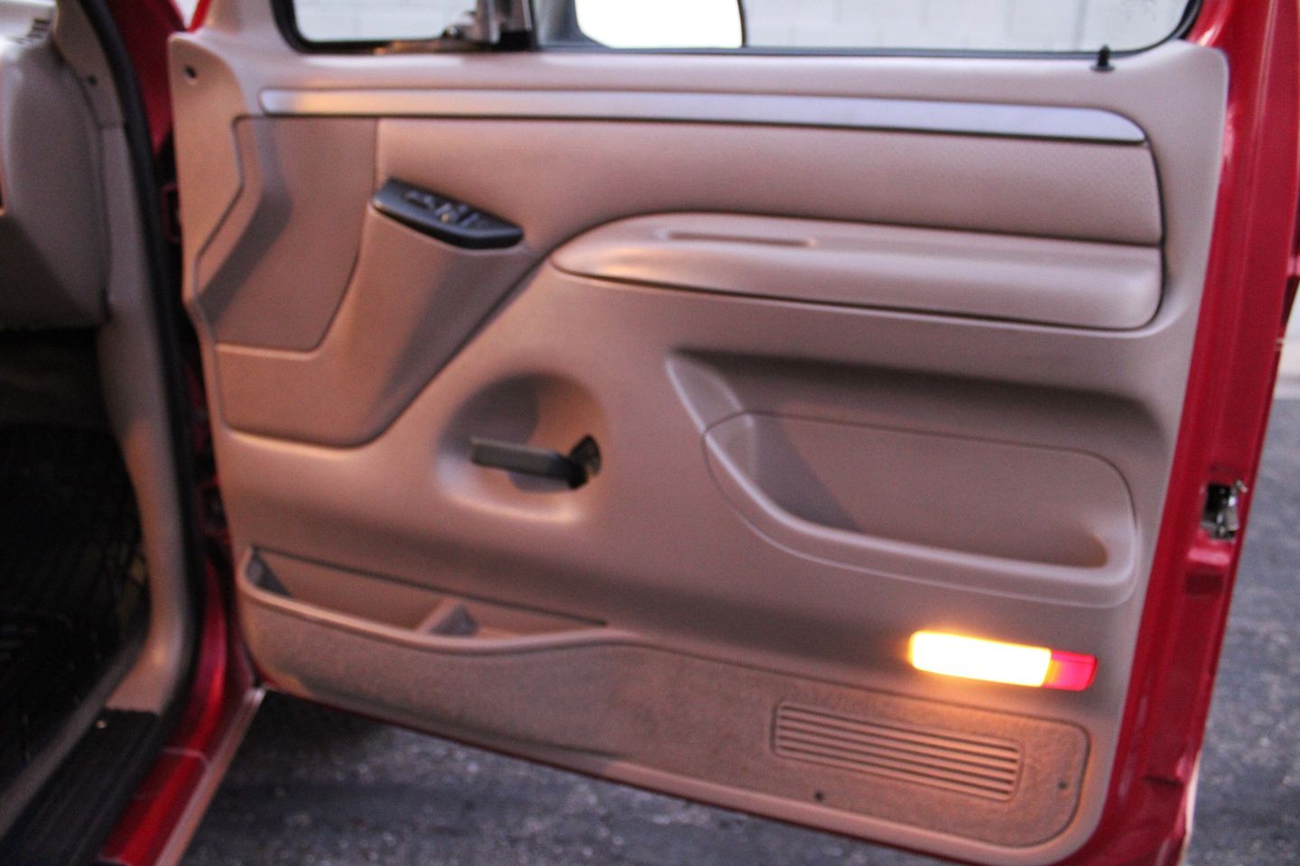 Ford-Bronco-1994-SUV-30