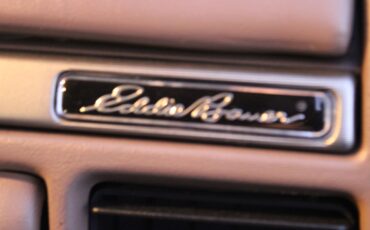 Ford-Bronco-1994-SUV-32