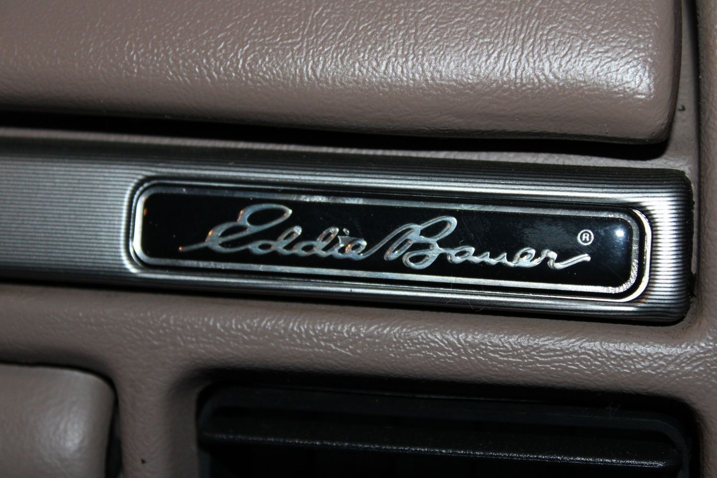 Ford-Bronco-1994-SUV-33