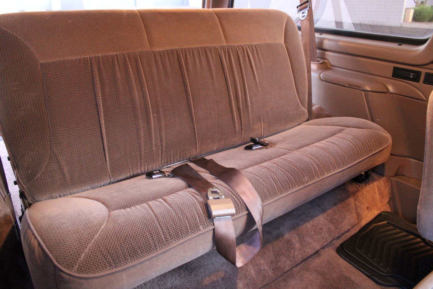 Ford-Bronco-1994-SUV-36