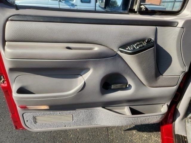 Ford-Bronco-1996-SUV-11