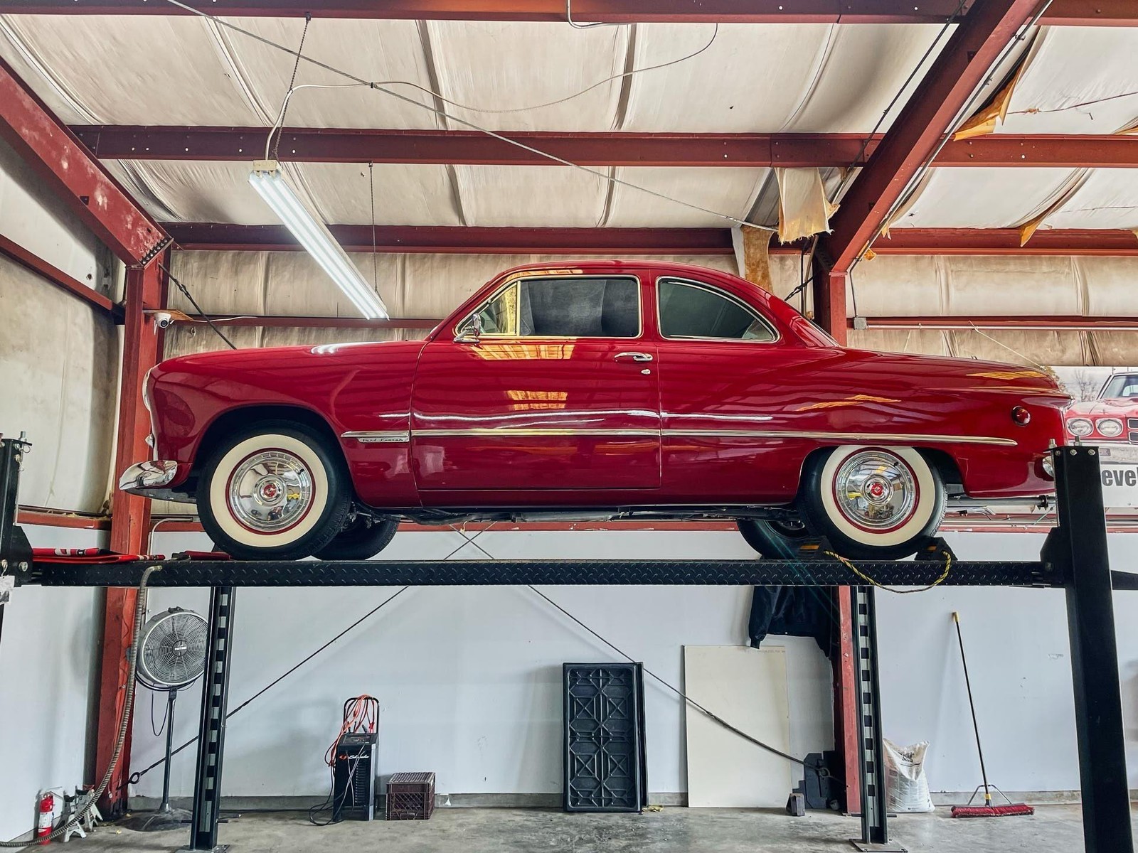 Ford-Business-Coupe-1949-2-Door-25